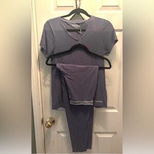 Like new! Calvin Klein Short Sleeve, Long Pants Pajama Set